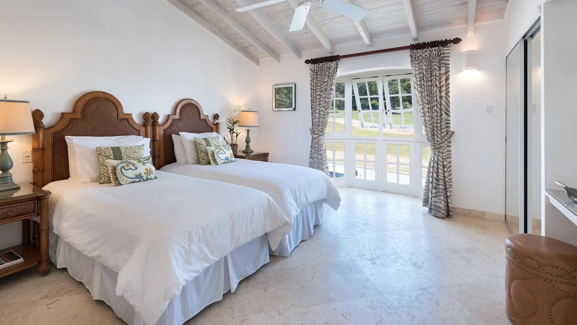 Royal Apartments 3 Bedrooms Communal Pool سانت جيمس بربادوس