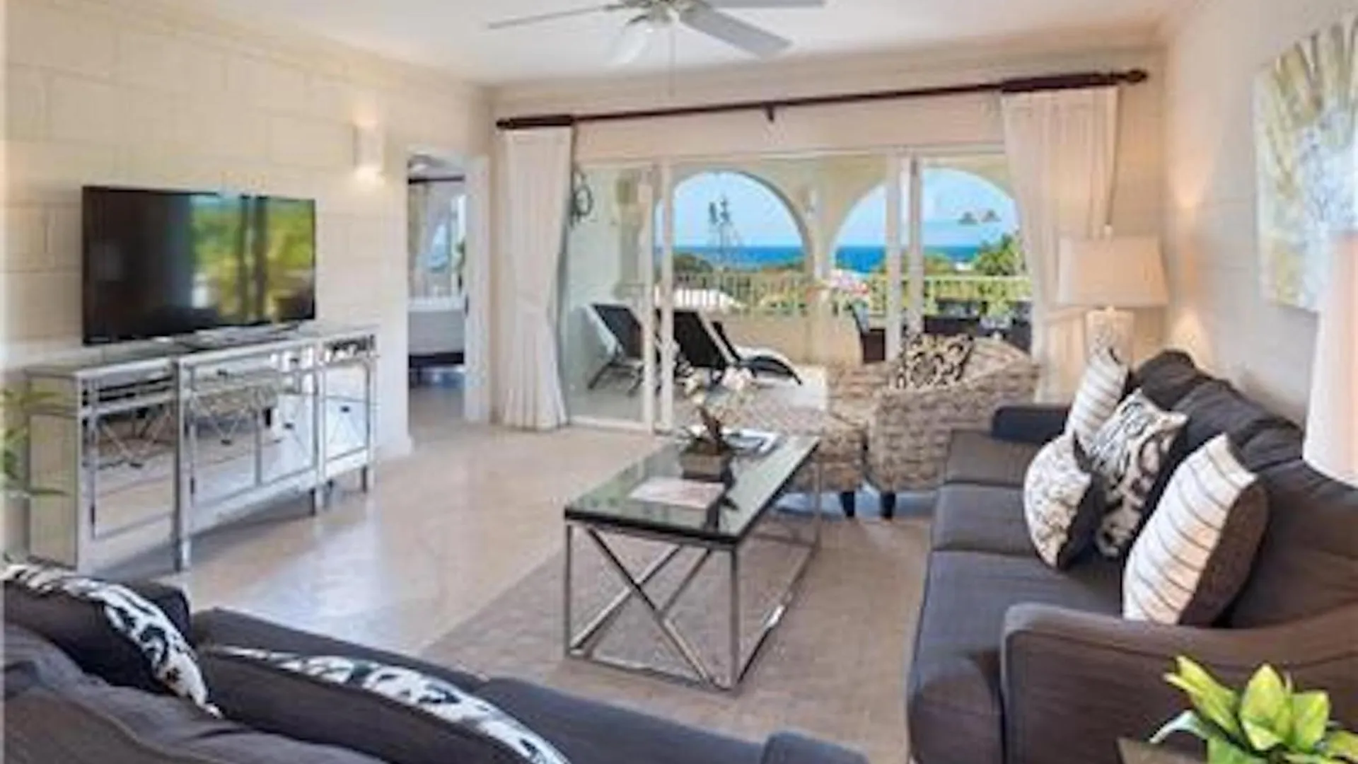 Royal Apartments 3 Bedrooms Communal Pool سانت جيمس بربادوس