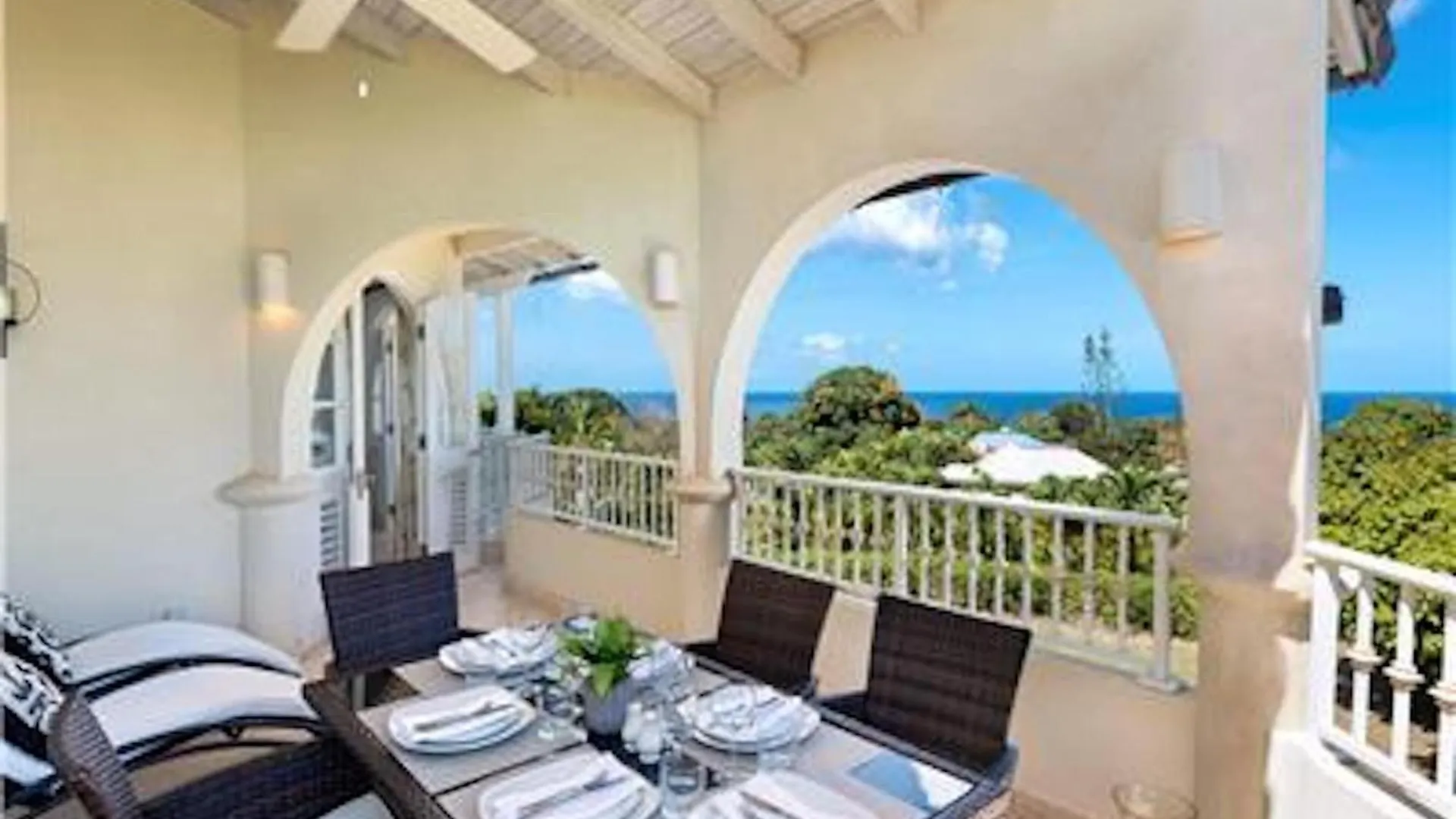 Royal Apartments 3 Bedrooms Communal Pool سانت جيمس