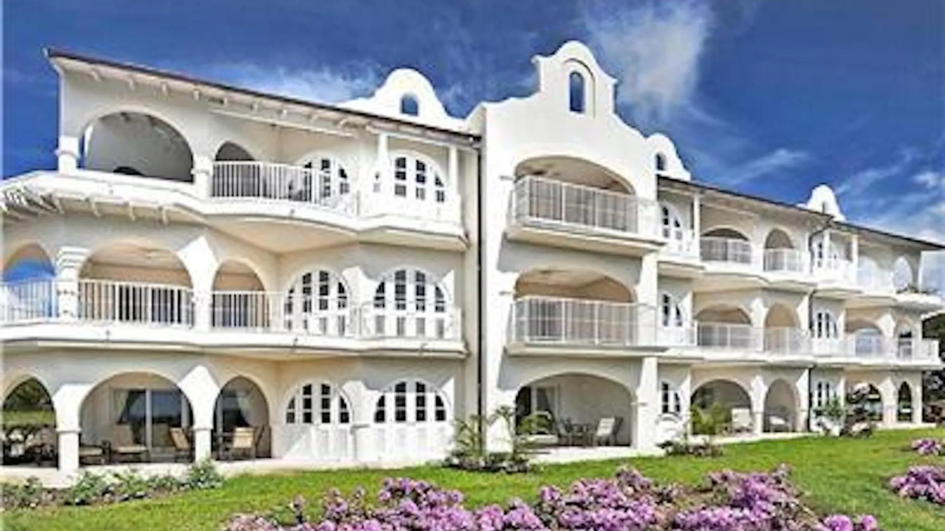 Royal Apartments 3 Bedrooms Communal Pool سانت جيمس 0*,  بربادوس
